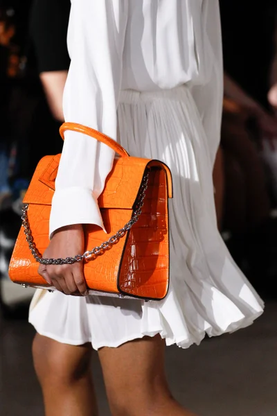 Look 39